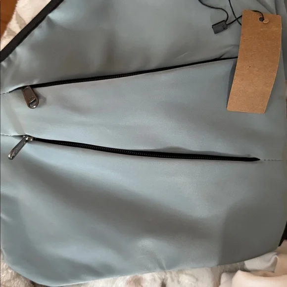 New WANDER crossbody satchel 🍀🍀 - Picture 10 of 10